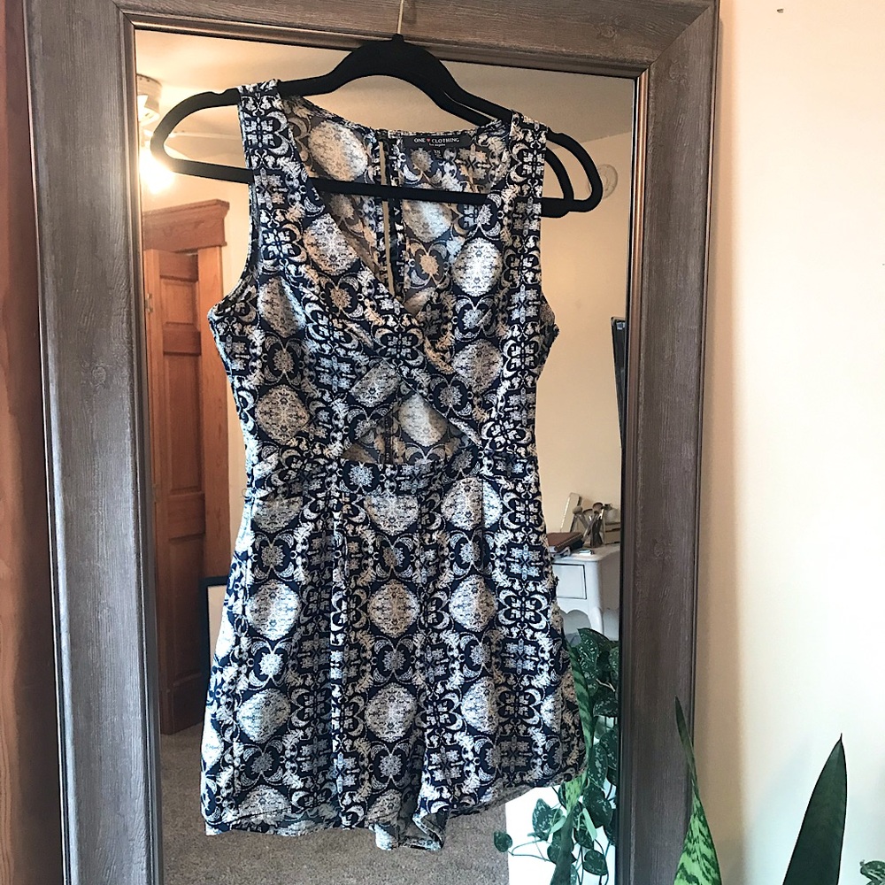 Blue Patterned Romper 😍 - Picture 2 of 5